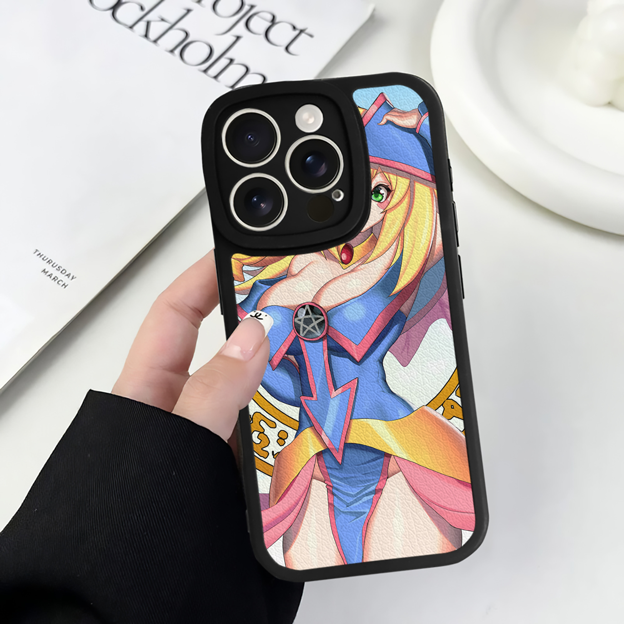 （画像用） 遊☆戯☆王 Yu-Gi-Oh! 【iPhone 16シリーズ対応】シリコンスマホケース（レザー調） 材質：シリコン